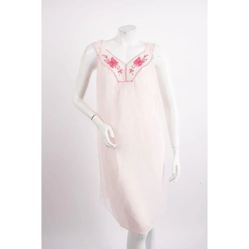 1970s Aristocraft Nightgownembroideredbabydoll